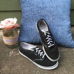 Vans | Black and white canvas
